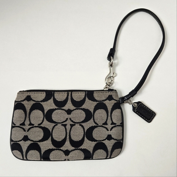 Coach Handbags - Coach Wristlet